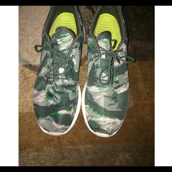 Forest Green Camouflage Roshe Runs