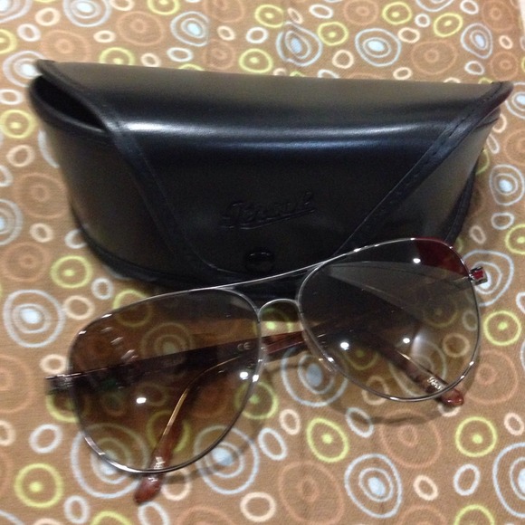 Price Drop::: Persol Sunglasses Mens/UNI