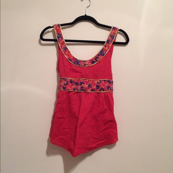 Free People red top with gold lining - Picture 1 of 4