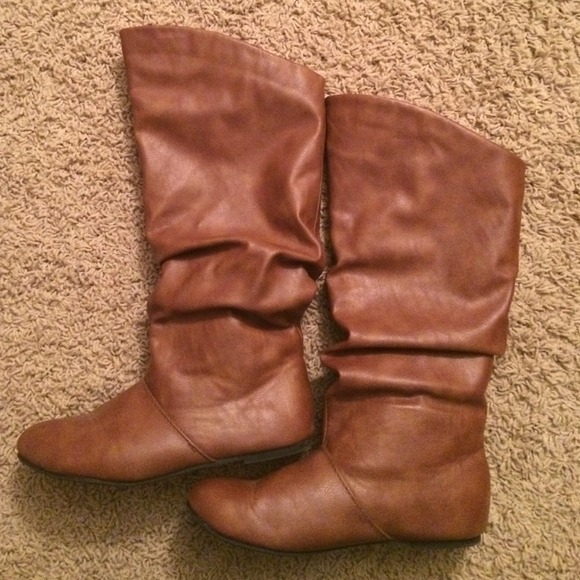 🎉SALE🎉 CUTE CHESTNUT BOOTS