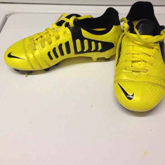 Boys Nike soccer cleats