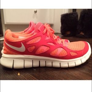 Women's Nike gym shoes