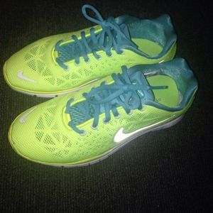 Nike Free TR fit 3. Worn 3x. Size 6.