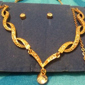 Avon necklace and earrings