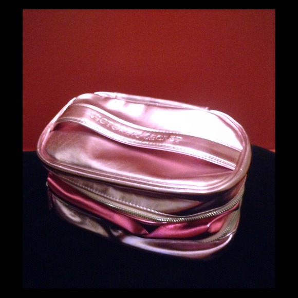 ******SOLD******** Victoria's Secret Cosmetic Case