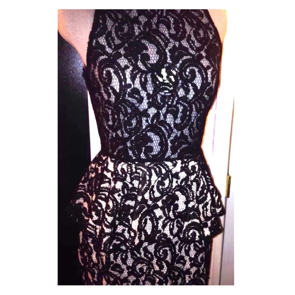 ✨✨✨SOLD ✨✨✨Nasty Gal Lace Dress