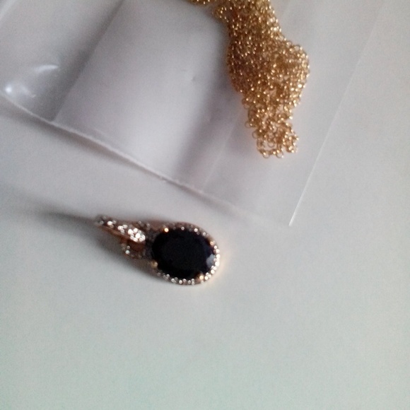 sapphire and diamonbd necklace