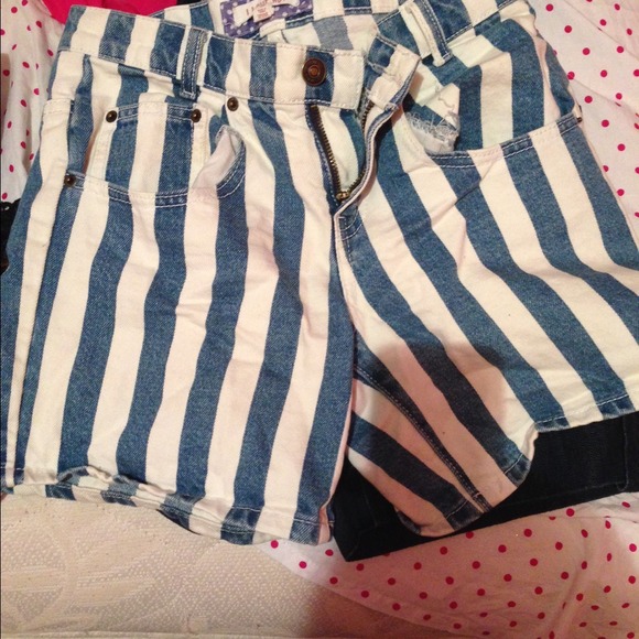 High waisted shorts - Picture 1 of 2