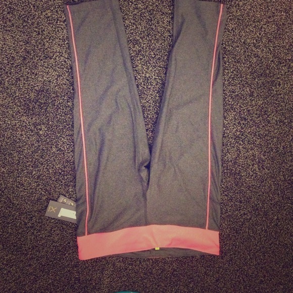 Xersion hot pink and gray leggings