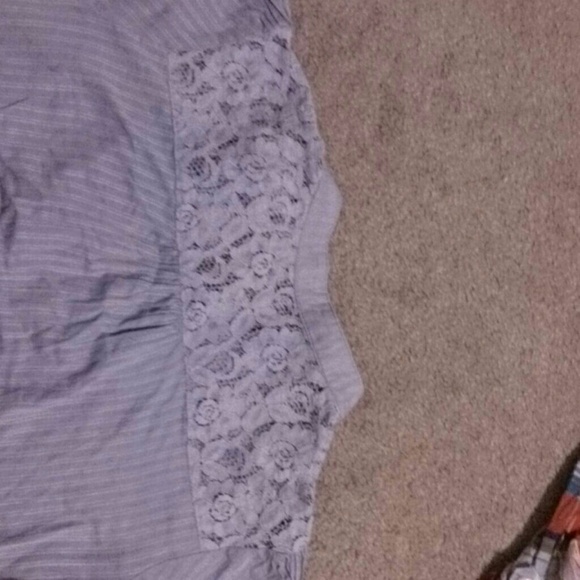 Price drop! Ruffled cap sleeve top! - Picture 4 of 4