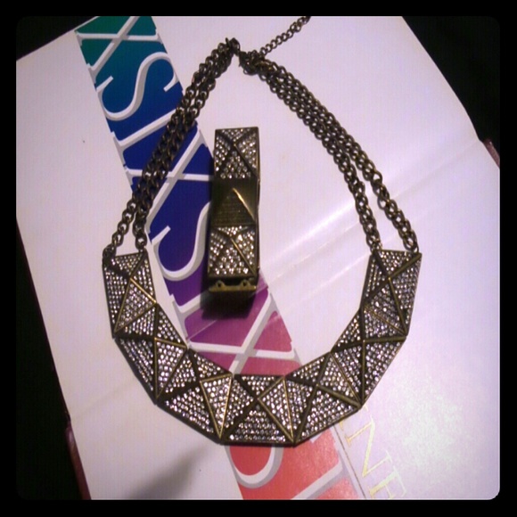 Pyramid necklace with matching bracelet!!!!!