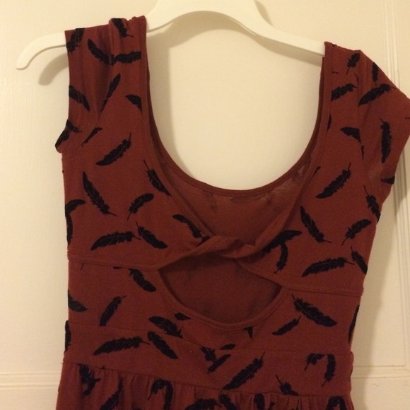 Burgundy dress - Picture 2 of 3