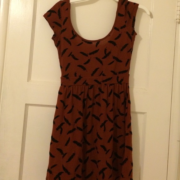 Burgundy dress - Picture 3 of 3