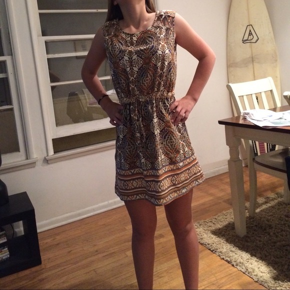 Super cute patterned dress - Picture 2 of 4