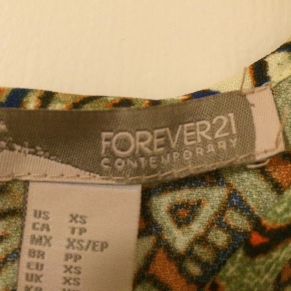 Super cute patterned dress - Picture 4 of 4