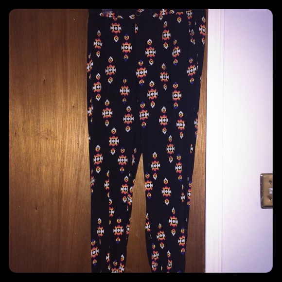 ✖️sold✖️forever 21 tribal pant size M