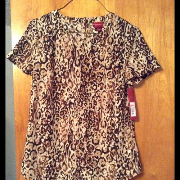 ❌SOLD❌ Trendy cheetah-print blouse, NWT!