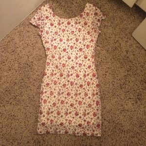 Floral lace bodycon dress