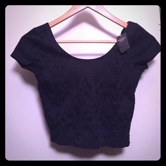 Abercrombie and Fitch. Women's crop top in (Navy)
