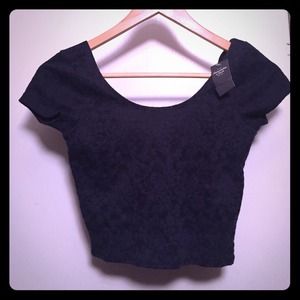 Abercrombie and Fitch. Women's crop top in (Navy)