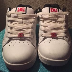 Women's DC skate shoes