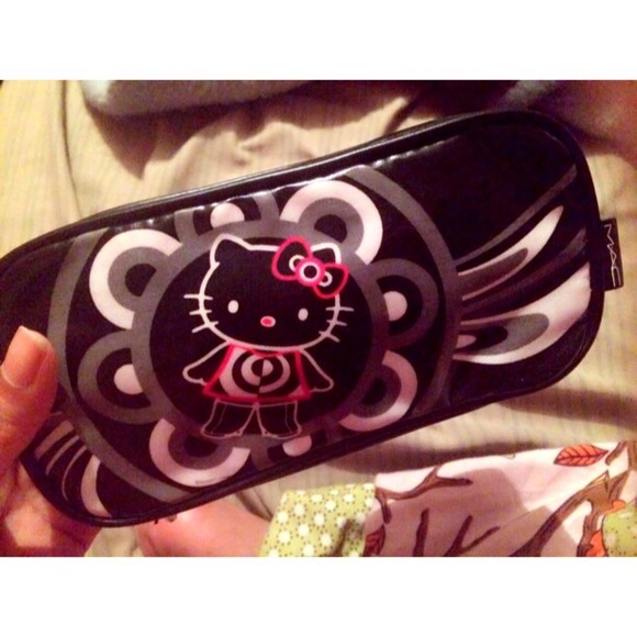 Mac Limited edition Hello kitty Makeup Bag