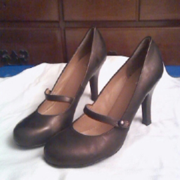 High heeled shoes. - Picture 2 of 2