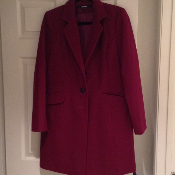 Dkny wool coat, size 8 brand new, never worn.