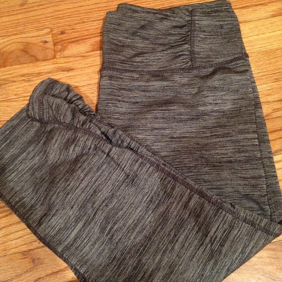Gray Workout Leggings Modern Exercise Wear