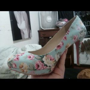Flower 4" heels