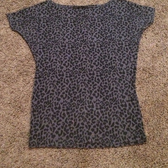 💋SALE💋Victoria Secret Leopard Tee - Picture 3 of 3