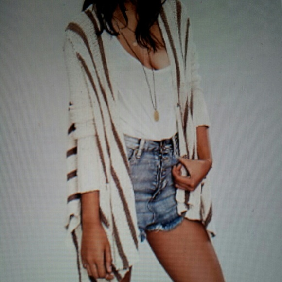 HOST PICK!!!!Free People Ivory comb swing cardigan
