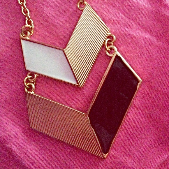 Trendy Arrow Necklace