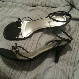 Cute rhinestone Black strappy heeled sandles