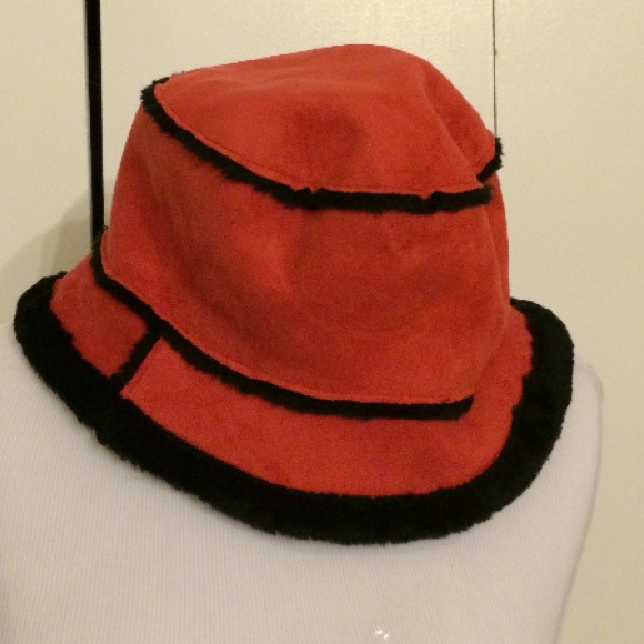 Gorgeous Scarlet color hat