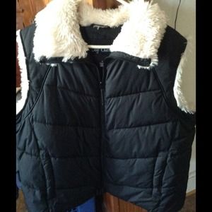 Women's SZ 1X Black Puffer Vest