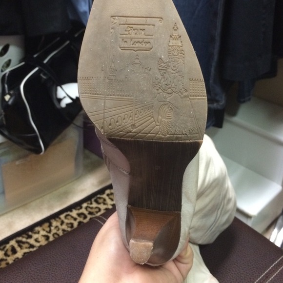 High knee off white boots,excellent condition - Picture 2 of 4