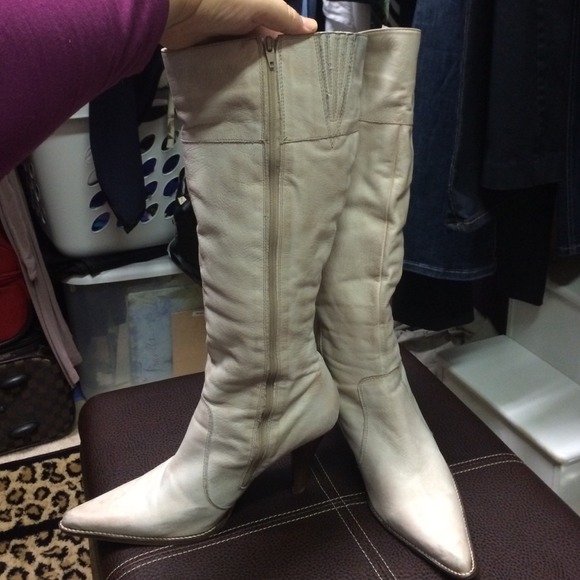 High knee off white boots,excellent condition - Picture 3 of 4