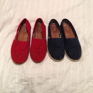 Two pairs TOMS. Size 2.5 youth.