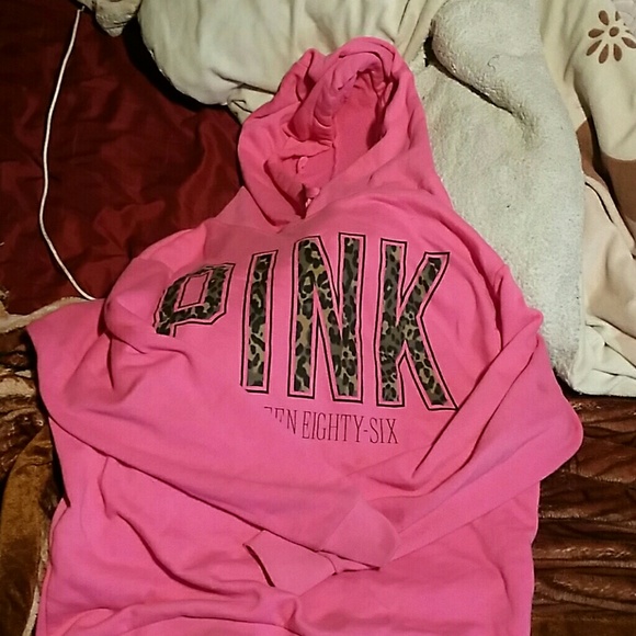 Vs pink leopard hoodie - Picture 2 of 3