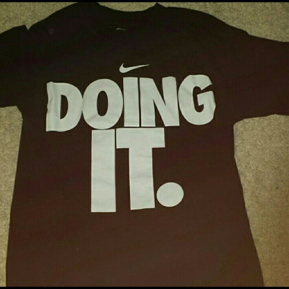Nike DOING IT tee