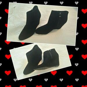 **reduced**Via Spiga Black Suede wedge short boots