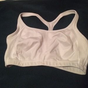 38D sports bra
