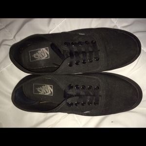 Black vans shoes
