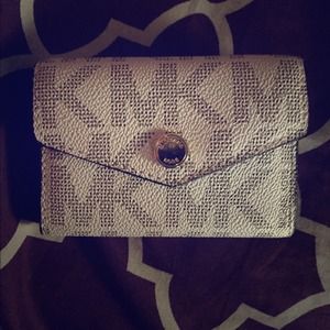 Michael kors credit card holder PRICE IS FIRM