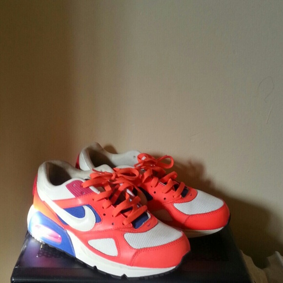 Women's sneakers