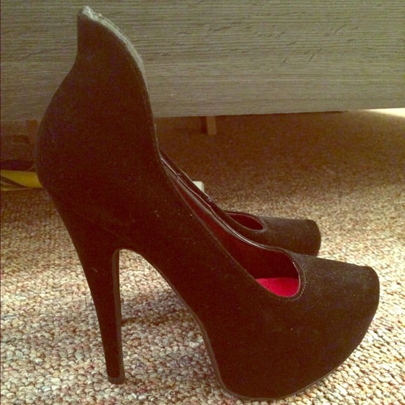 Black suede pumps