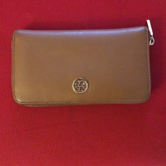 Authentic Tory Burch Continental Wallet