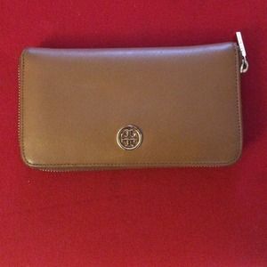 Authentic Tory Burch Continental Wallet