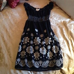 Max Studio Black Dress w/embroidered flowers